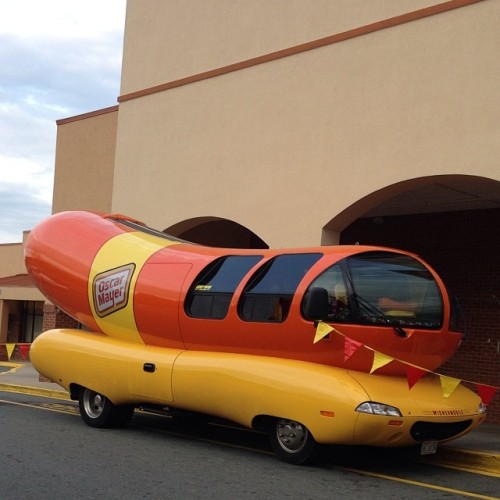 oscar-mayer-wienermobile2